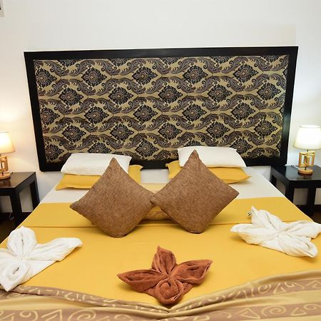 L&D Stay Inn Хіккадува Екстер'єр фото