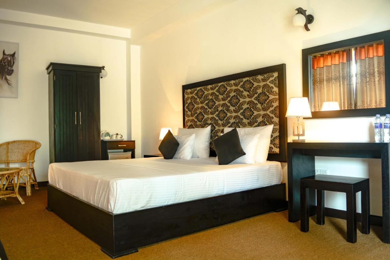 L&D Stay Inn Хіккадува Екстер'єр фото