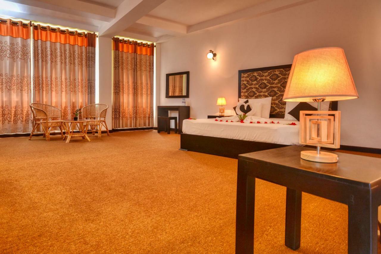 L&D Stay Inn Хіккадува Екстер'єр фото