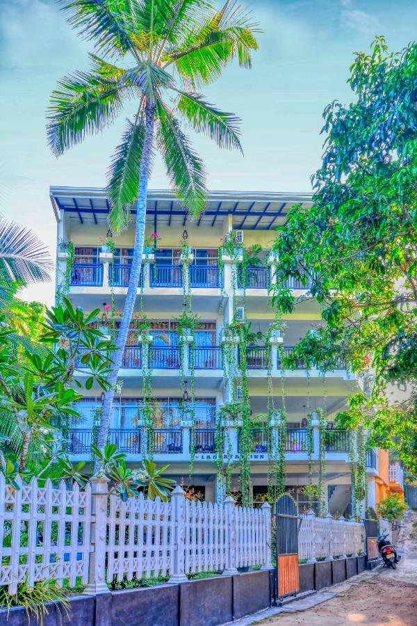 L&D Stay Inn Хіккадува Екстер'єр фото